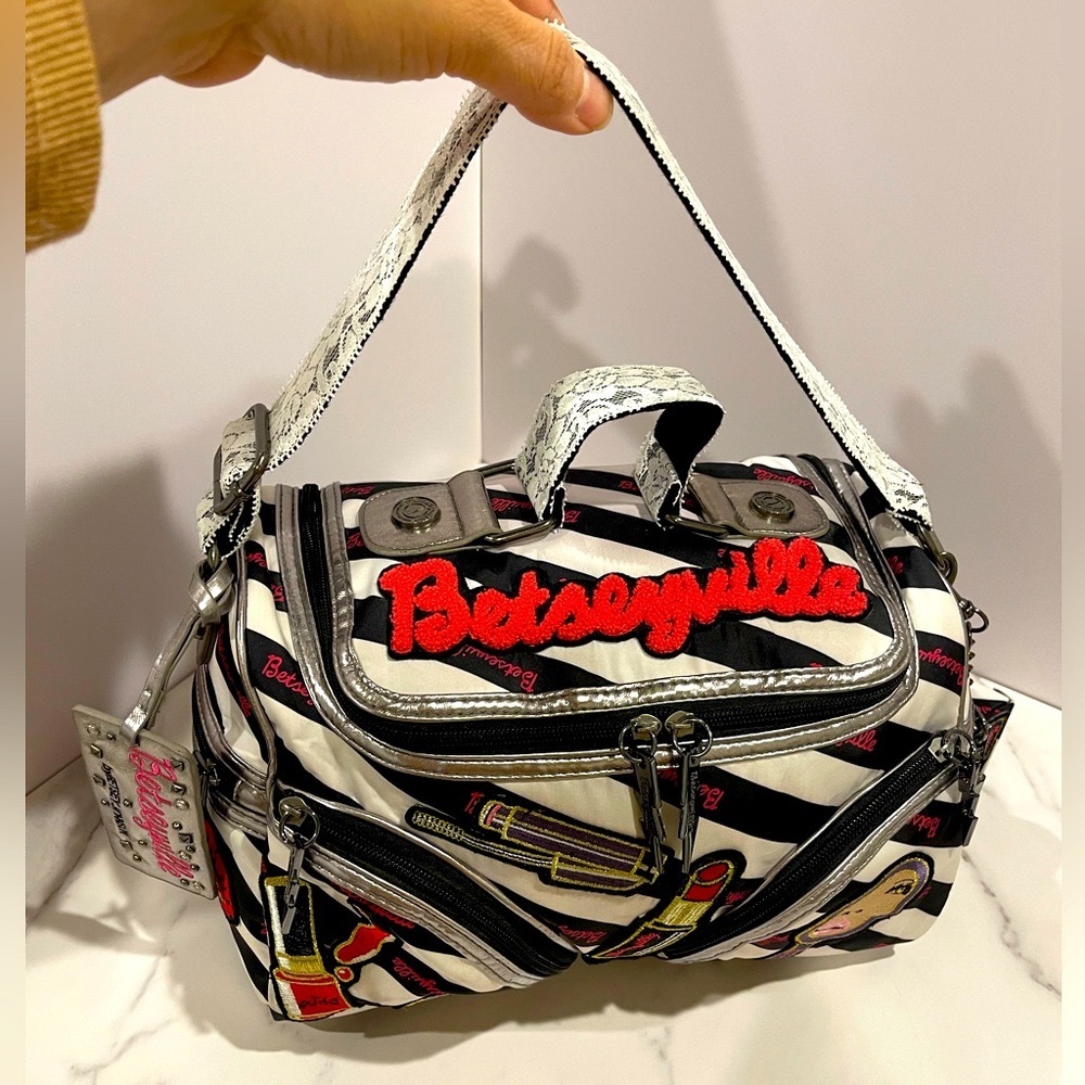 Betseyville by Betsy Johnson Make-Up Case